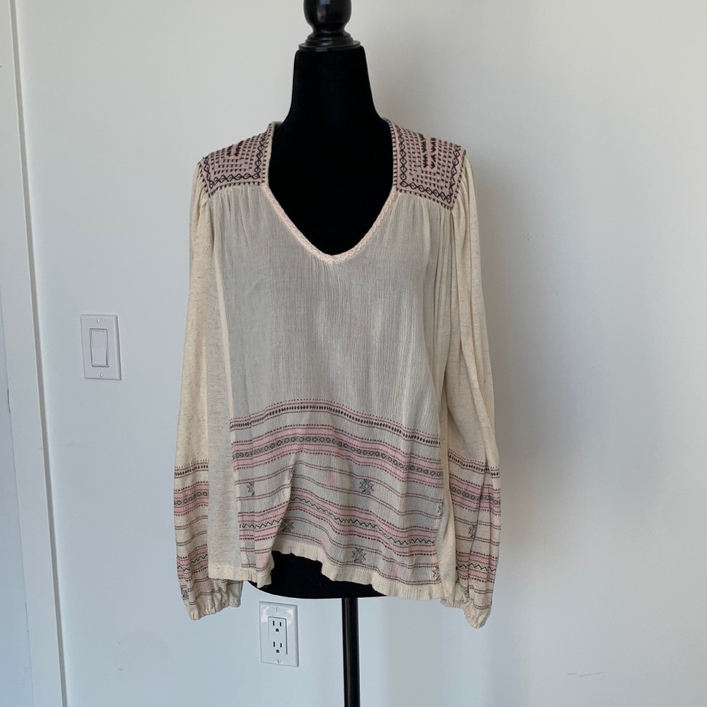 Lucky brand embroidered womens peasant top. Medium. Cream and burgundy.